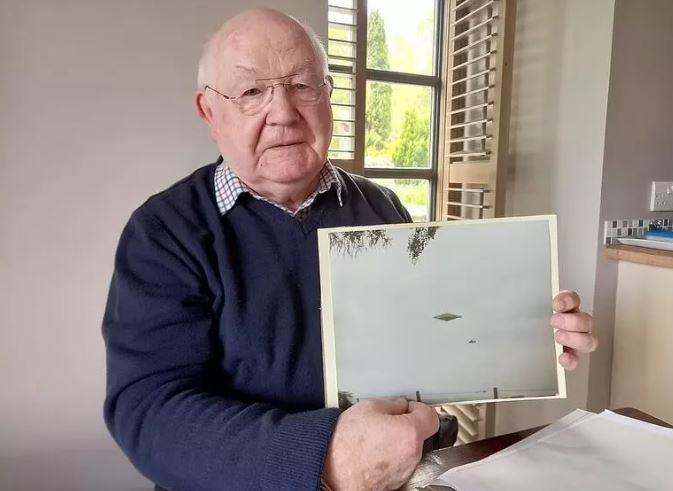 32 yıl sonra en net çekilen UFO fotoğrafı ortaya çıktı! 32 yıl sonra en net çekilen UFO fotoğrafı ortaya çıktı!