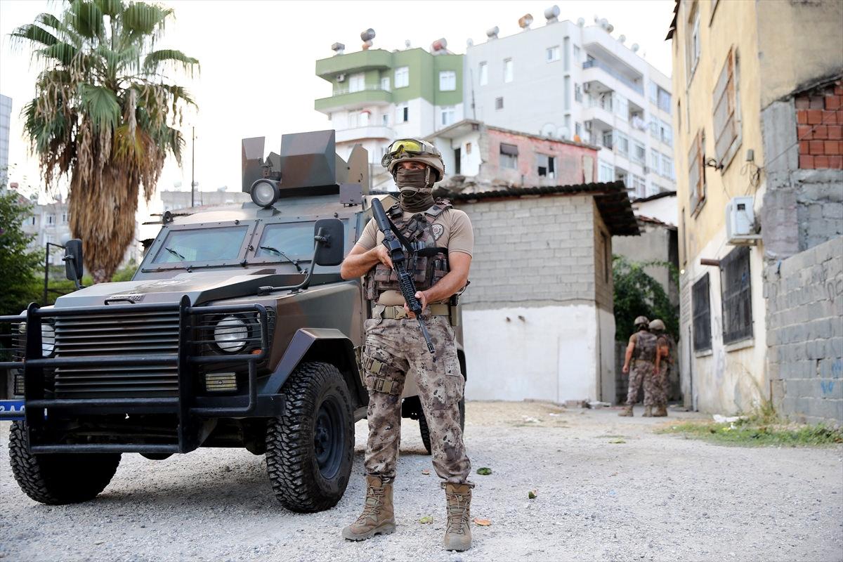 Mersin'de sokak eylemi düzenleyecek 8 PKK'lı yakalandı