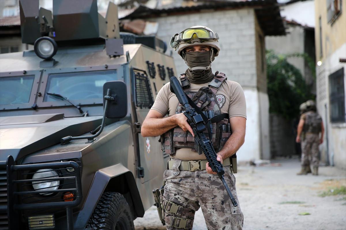 Mersin'de sokak eylemi düzenleyecek 8 PKK'lı yakalandı