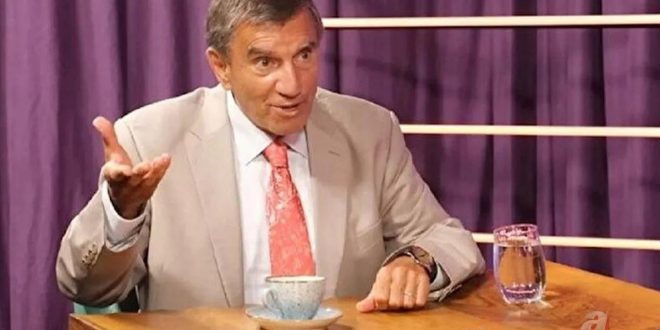 Meslektaşlarından Üstün Dökmen'e tepki: Kendi narsizmini yenmesi lazım