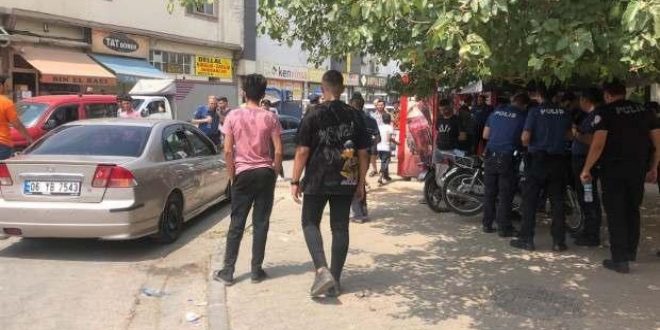 Sokak ortasında kurşun yağmuru! 1’i çocuk 2 yaralı