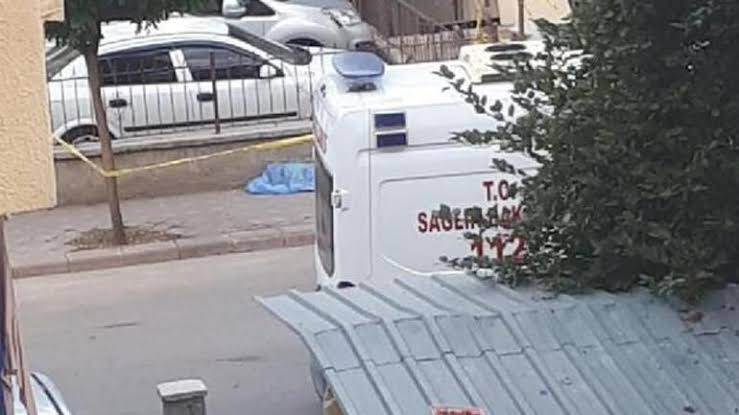 3 yaşındaki çocuk sokakta ölü bulundu