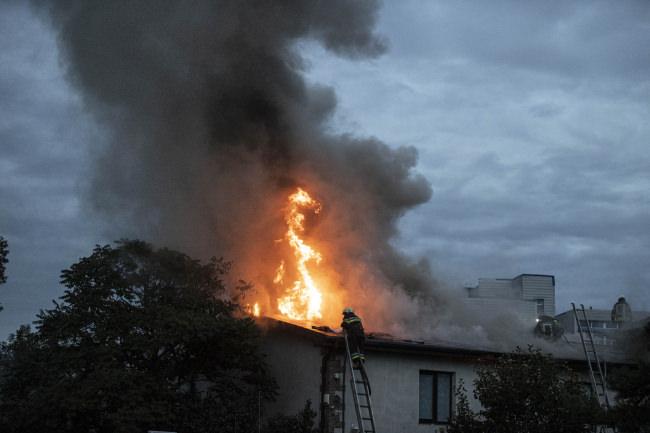 Rusya, Harkiv şehrinin merkezini vurdu