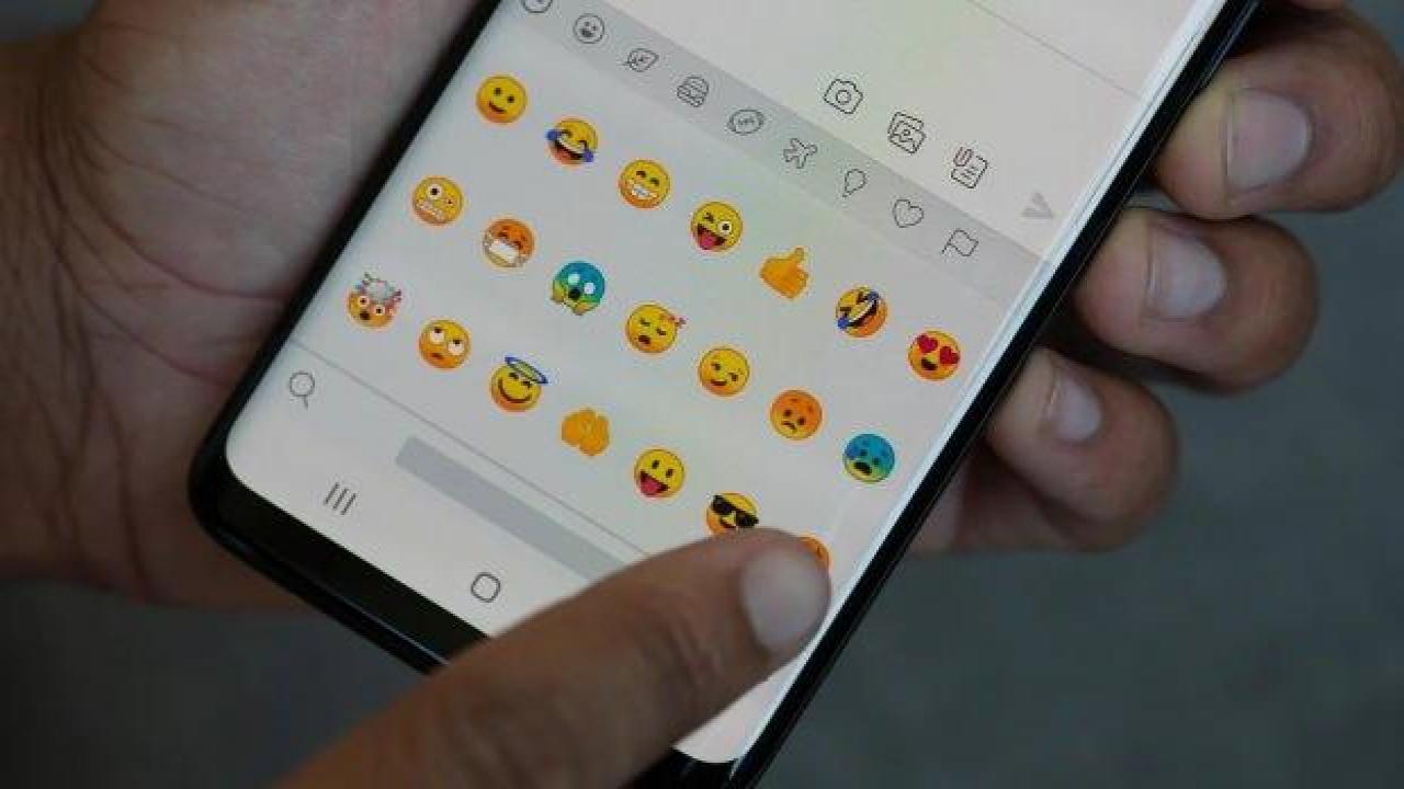 android telefonlarda hareketli emoji donemi 1663160870 1648