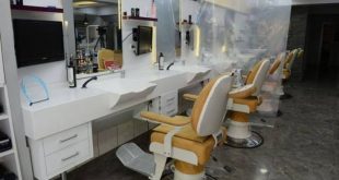 Berber ve kuaförlerin haftada bir gün kapalı olma uygulaması ertelendi