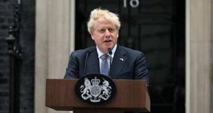 Johnson tasarruf önerisiyle yine alay konusu oldu