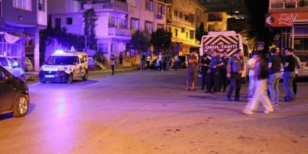 İzmir’de kavgaya müdahale eden polis bıçaklandı