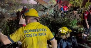 Toprak kayması nedeniyle kaza meydana geldi: 9 ölü onlarca yaralı