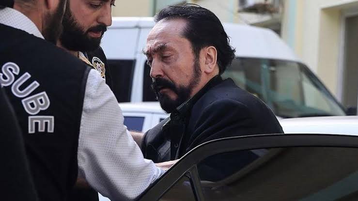 Yeniden görülen Adnan Oktar davasında gerginlik: Hakimi reddediyorum!
