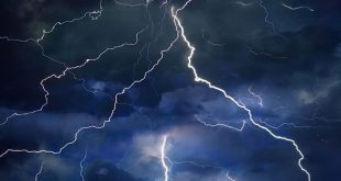 Yıldırım düşmesi 17 kişinin ölmesine yol açtı