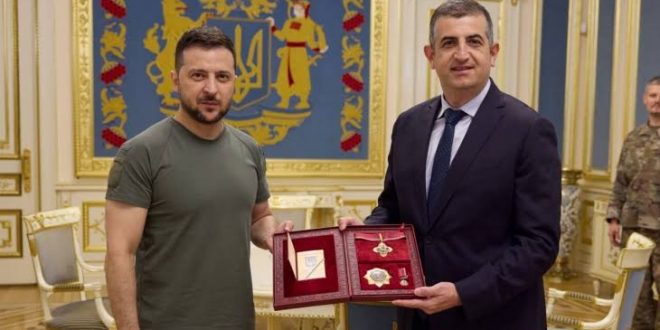Zelenskiy'den Haluk Bayraktar'a 'Devlet Liyakat Nişanı'!