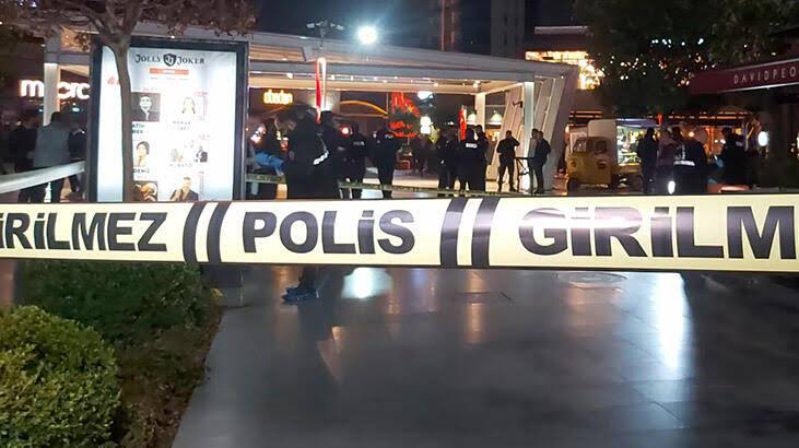 AVM’de pompalı tüfekli kavga!