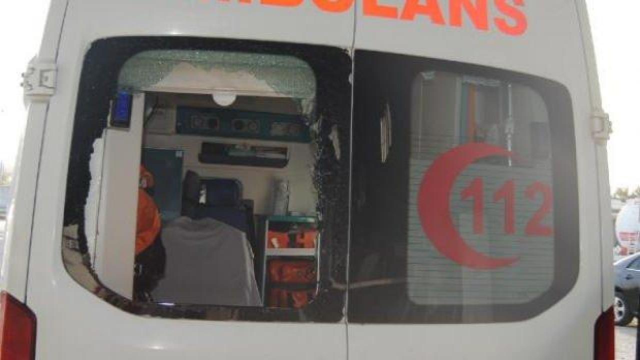 diyarbakirda hasta tasiyan ambulansa tasli saldiri 1664931257 6504