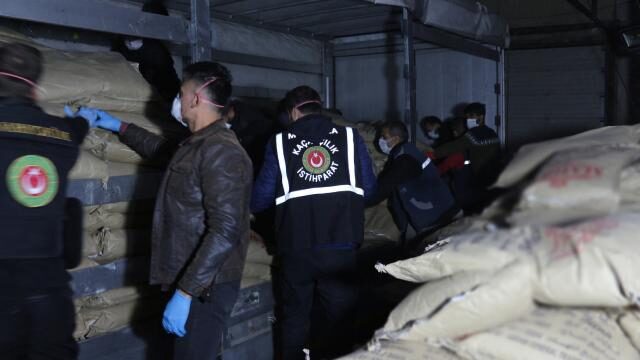 Gümrük kapısında uyuşturucu operasyonu!