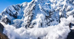 Himalaya Dağı'nda çığ düştü: 10 kişi öldü