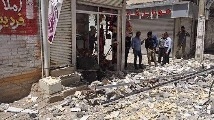 iran da meydana gelen depremde 50 ev yikildi 1127 kisi yaralandi 01