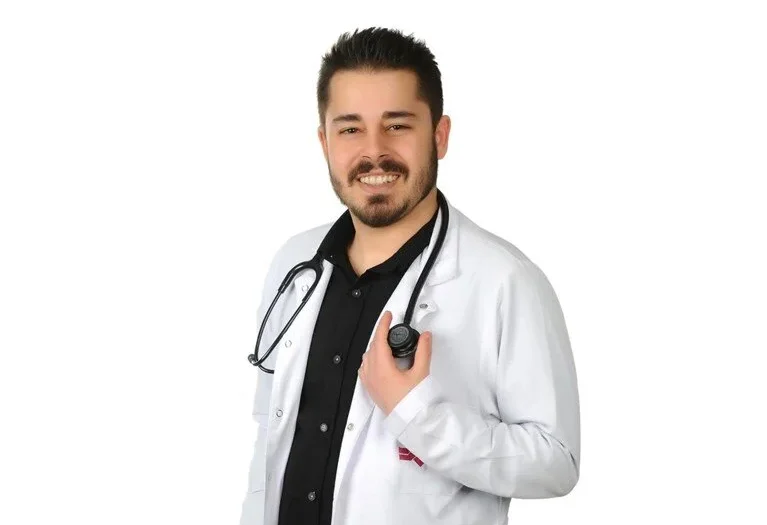 Kaldırımda bekleyen genç doktor kaza kurbanı oldu!