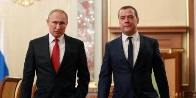 Medvedev: Putin, Zelenski'nin siyasi rejimini tamamen dağıtmalı