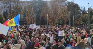 Moldova'da hayat pahalılığı halkı sokağa döktü!