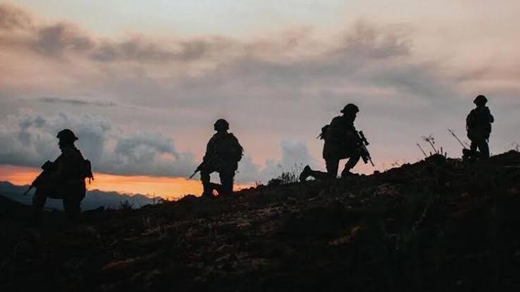 Taciz ateşi açan 8 PKK’lı terörist etkisiz hale getirildi!