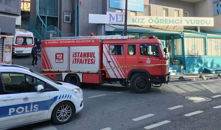 Öğrenci yurdunda feci son! Terastan düşen genç kız korkuluklara saplandı