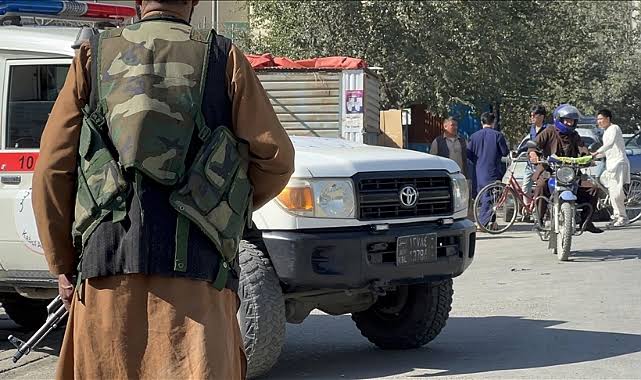 taliban icisleri bakanligi kampusunde bulunan camide patlama 01