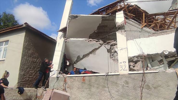 Yozgat’ta doğalgaz patladı: 2 çocuk enkaz altında kaldı
