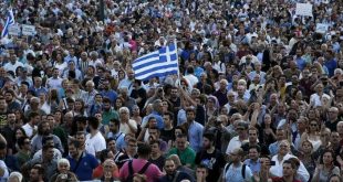 Yunanlılar kış gelmeden elektrikli battaniye ve çarşaf stoğu yapıyor