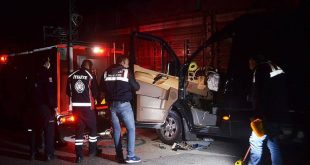 Amasya’da minibüs kamyonla çarpıştı: Ölü ve yaralılar var!