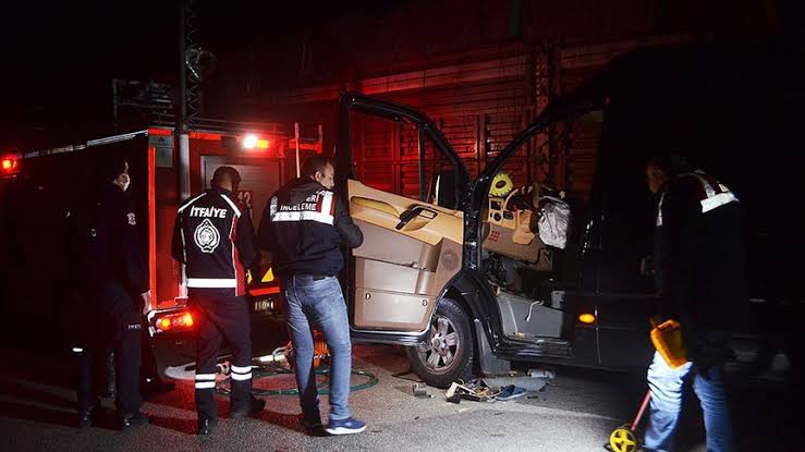 Amasya’da minibüs kamyonla çarpıştı: Ölü ve yaralılar var!