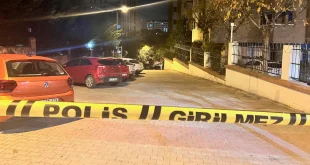 Anne ve babasının bıçaklandığını gören polis memuru kurşun yağdırdı!