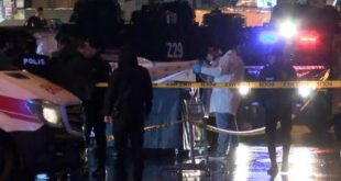 Beyoğlu'nda ihbara giden polisler şüpheli grupla çatıştı: 1 ölü