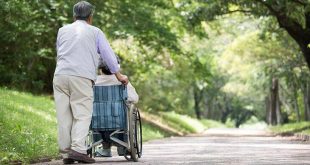 Dehşete düşüren olay! Bakmaktan sıkıldım deyip eşini denize attı!