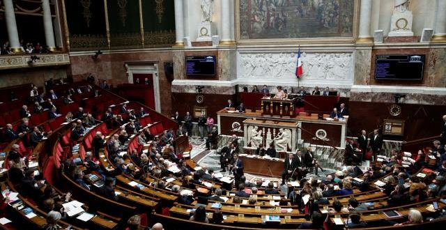 Fransa'da meclis feshedilecek mi?