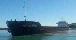 Gemisi yanan makinist denize atladı, kayboldu