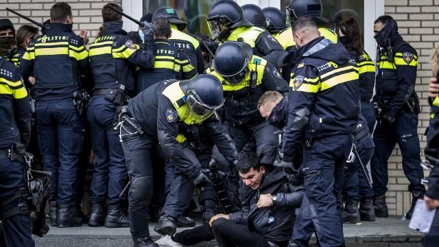 Hollanda’da 12 PKK yandaşı gözaltına alındı
