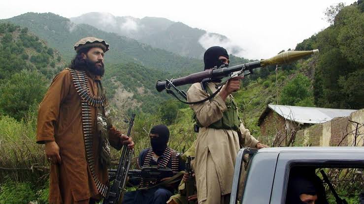 hukumet ile ateskesi sonlandiran pakistan talibani saldiri emri verdi 01