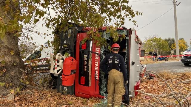 İzmir’de itfaiye aracı kaza yaptı