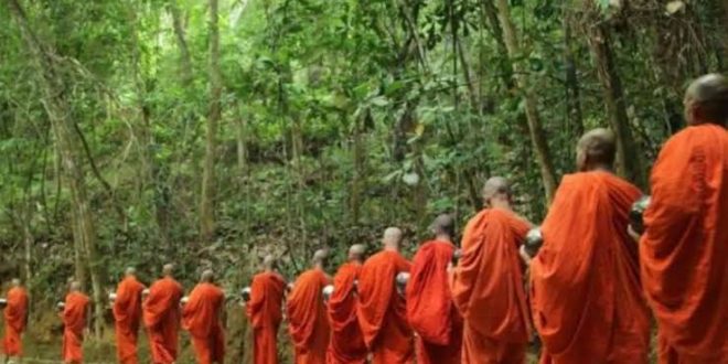 Rahipler uyuşturucu bağımlısı çıkınca, tapınakta ayin yapacak kimse kalmadı