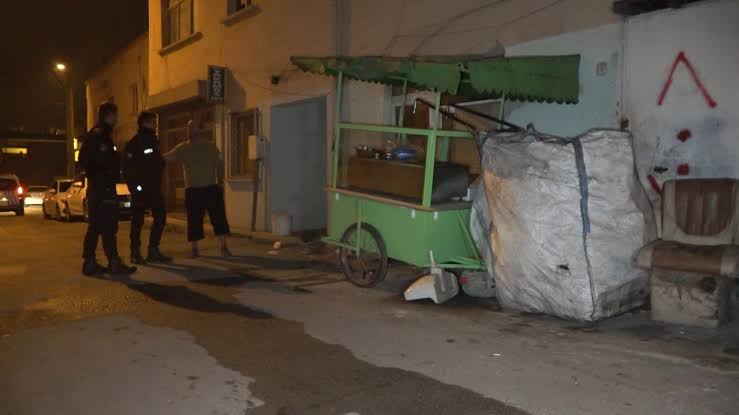 Sigara içerken uyuyakalan adam yandı