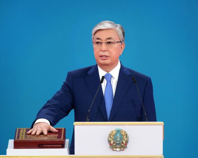 Tokayev, yemin edip görevine başladı