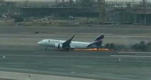 Yolcu uçağı itfaye aracına çarptı: 2 ölü!