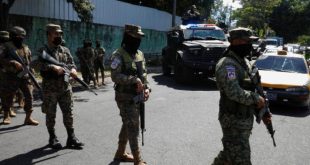 10 bin Salvadorlu güvenlik gücü çetelerle mücadele kapsamında bir şehri kordon altına aldı