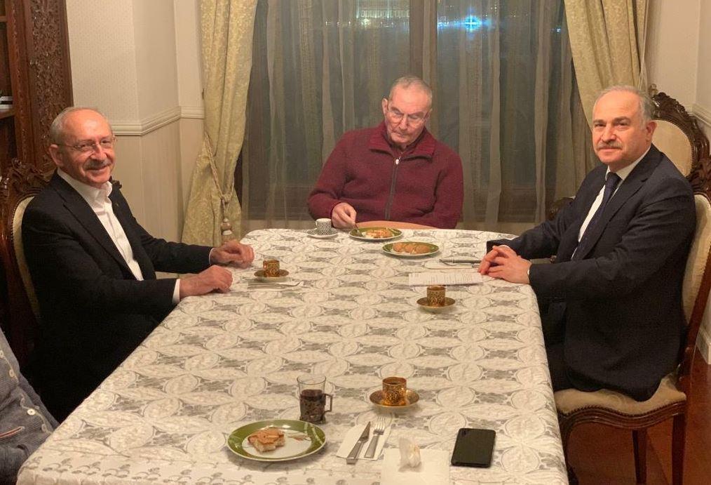 Deniz Baykal'dan sürpriz ziyaret!