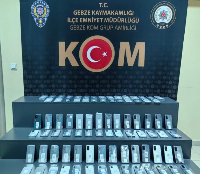 Kocaeli'de 84 kaçak telefon yakalandı
