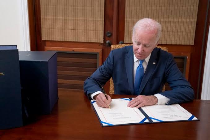 Biden dev bütçeyi imzaladı: Ukrayna’nın da payı ayrıldı!