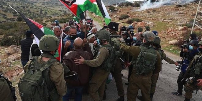 İsrail ordusu Batı Şeria'da 22 Filistinliyi gözaltına aldı