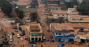 Orta Afrika Cumhuriyeti'nde iki kasaba isyancılar tarafından kuşatıldı