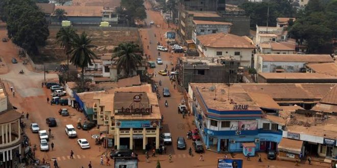 Orta Afrika Cumhuriyeti'nde iki kasaba isyancılar tarafından kuşatıldı