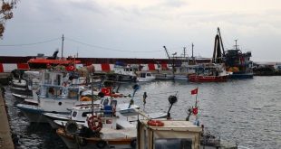 Tekirdağ'da lodos hayatı olumsuz etkiledi